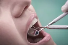 dentist-teeth-doctor-229w